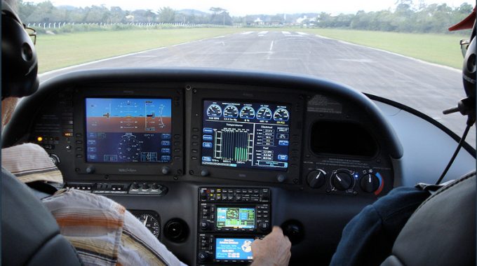 Pilota un aereo: il sogno diventa subito realtà
