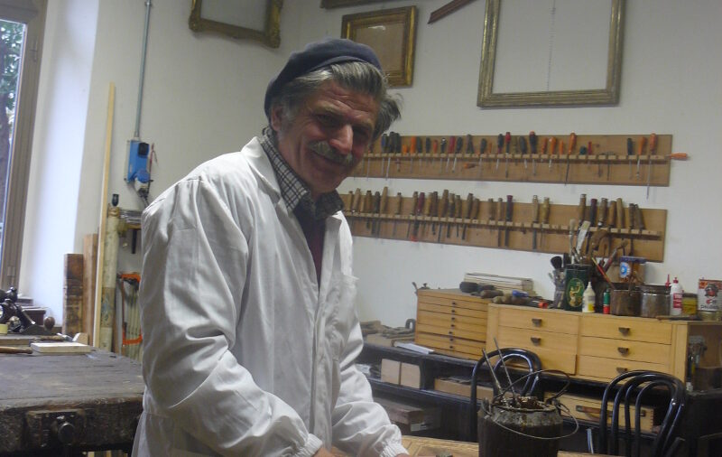 Tironi, restaurare mobili è un lavoro autentico