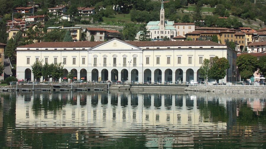 Accademia Tadini, l’arte si specchia nel lago