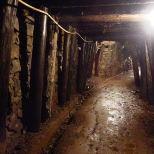 Schilpario, scendere nella vecchia miniera di ferro   fa viaggiare in una montagna di emozioni d’oro