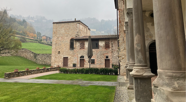 Ex Monastero di Astino, il gioiello architettonico <br/> incastonato nel verde di una balle da sogno