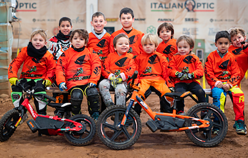 Moto e Bike Bergamo, usare da piccoli le due ruote <br/> a pedali e a motore aiuta a crescere più sicuri