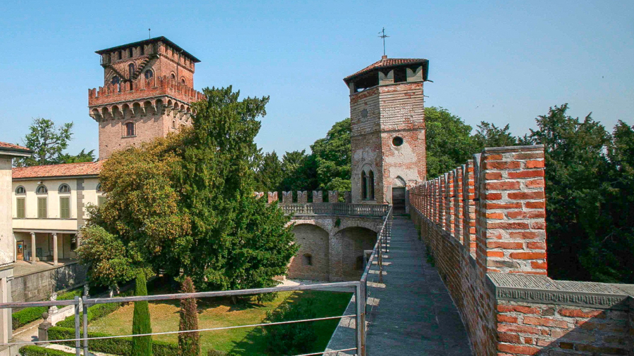 Castello di Urgnano, i suoi passaggi segreti <br/> guidano attraverso un mondo di misteri