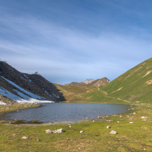 Il Lago Branchino da Valcanale, uno specchio di cielo ai piedi dell’Arera