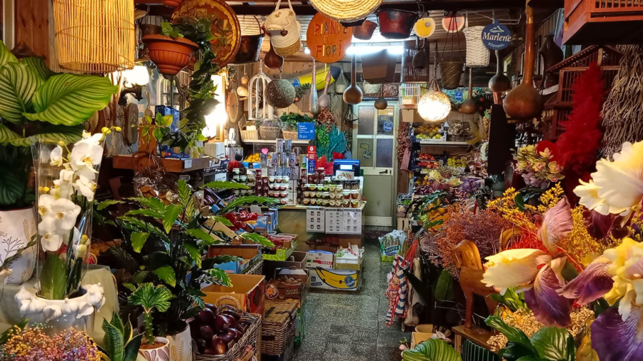 Fiorista Valverde, il negozio di fiori frutta e verdura che sarebbe stato perfetto come atelier per l’Arcimboldo